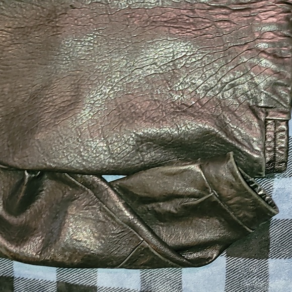 Vintage. 90s. Robert Comstock. Heavy leather bomber jacket. Men's size 44 Large - Picture 11 of 16